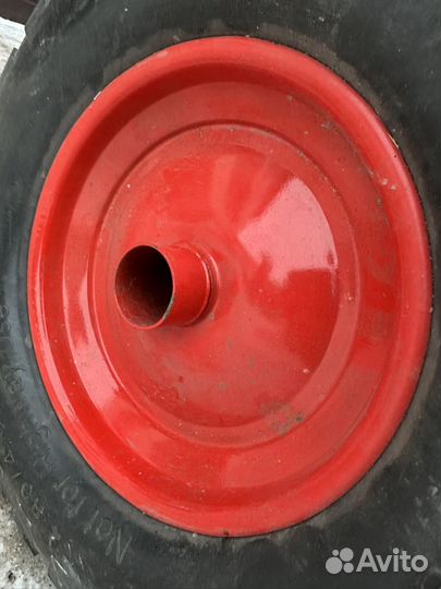 Колесо от тачки садовой