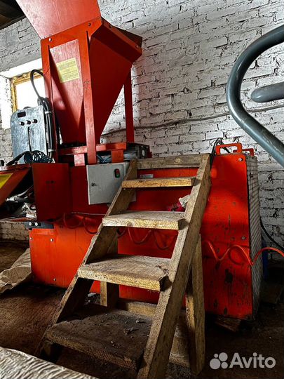 Станок lego кирпича 