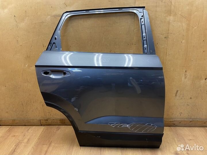 Дверь задняя правая Skoda Karoq 2017+