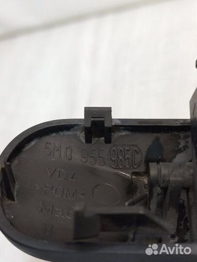 Форсунка стеклоомывателя Volkswagen Jetta 5 1.9TDI