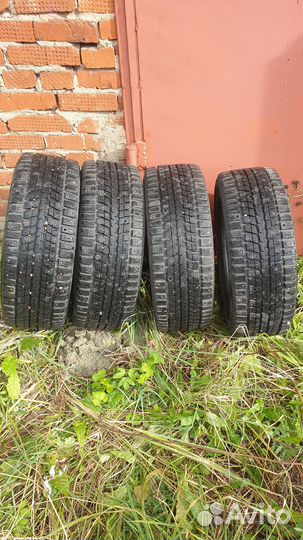 Dunlop SP Winter Ice 01 205/55 R16 94T