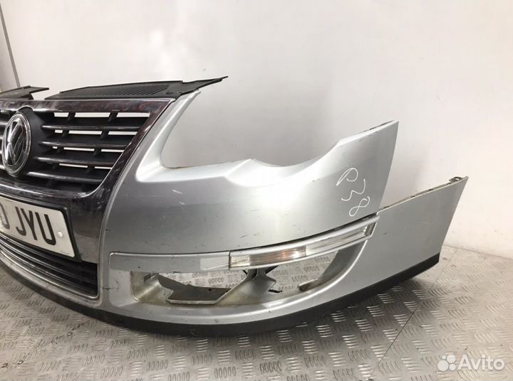Бампер передний Volkswagen Passat B6 2.0 TDI 2010