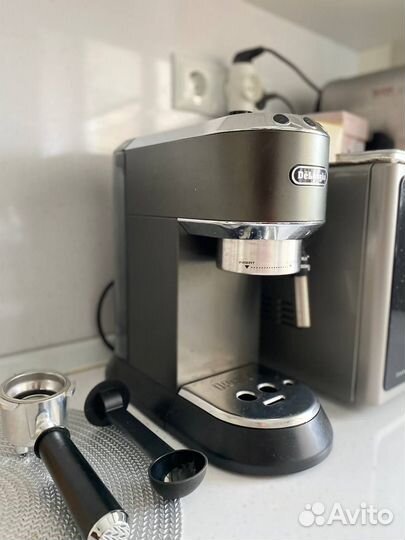 Кофеварка рожковая Delonghi EC 685