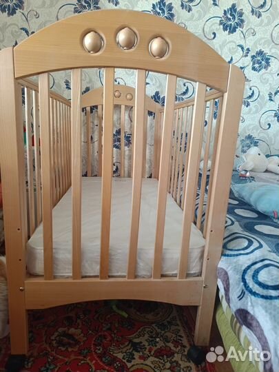 Детская кроватка