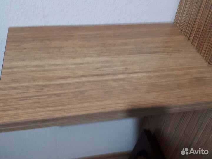 Прикроватный столик