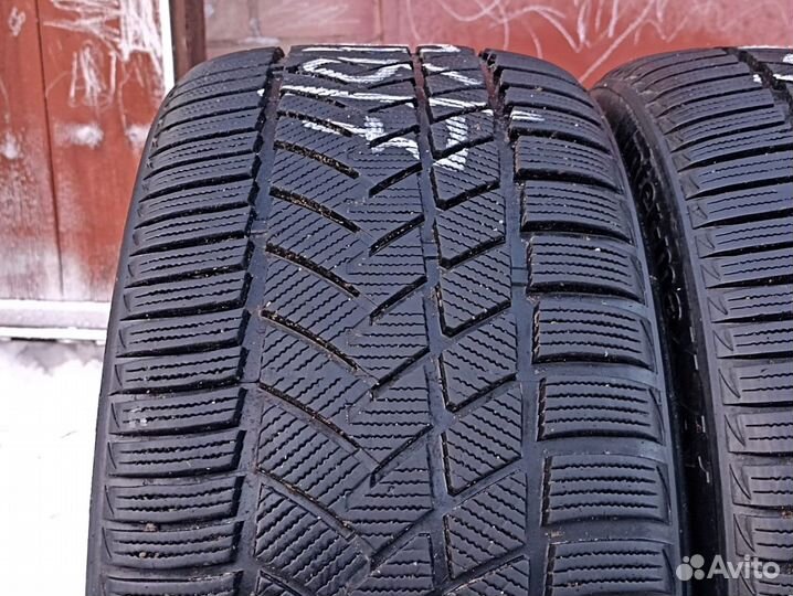 Sunny NW211 245/40 R18 97V