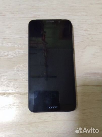 Телефон honor 7а
