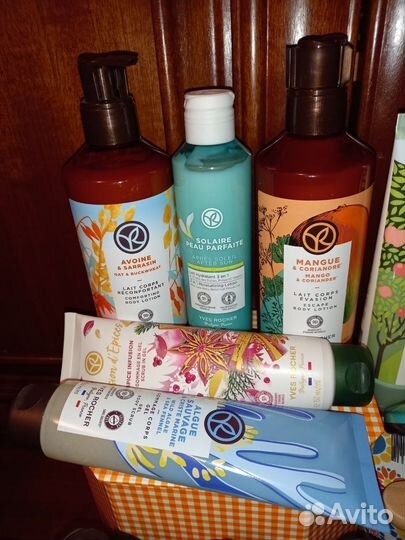 Косметика Ив Роше гели, молочко, шампунь, гоммаж