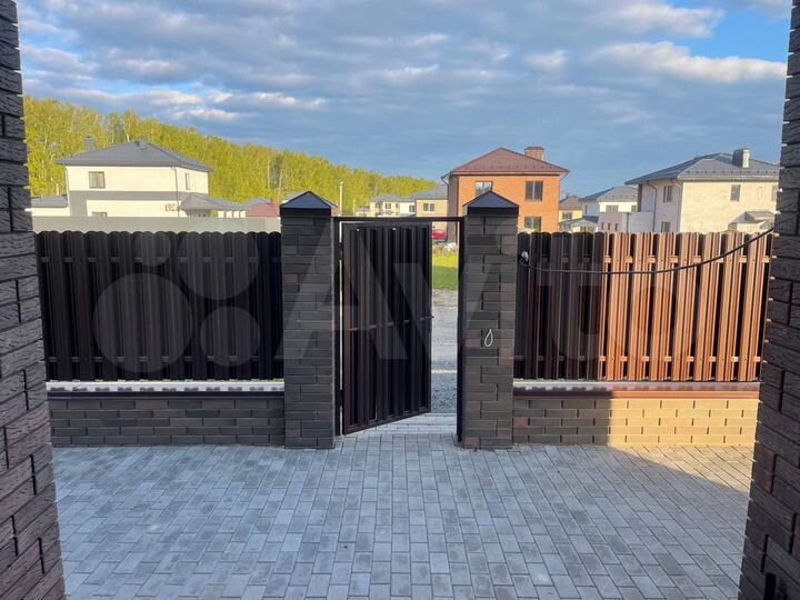 Коттедж 190 м² на участке 9 сот.