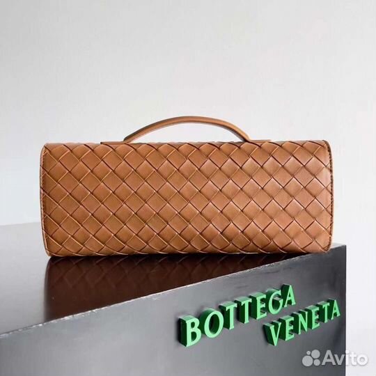 Kлатч Bottega Veneta