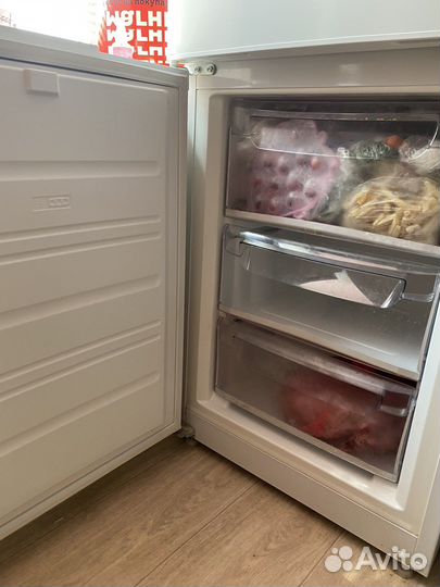 Холодильник Атлант No Frost в рабочем состоянии