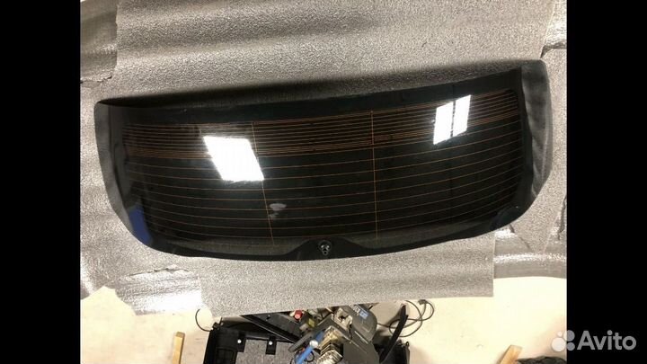 Стекло крышки багажника Subaru Outback b14