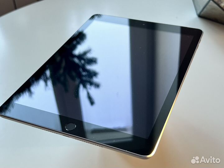iPad 9.7” 5 поколения 32GB LTE SIM 100 проц. акб