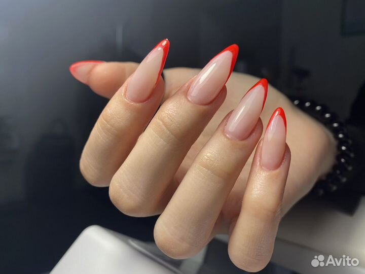 Маникюр в уютной студии