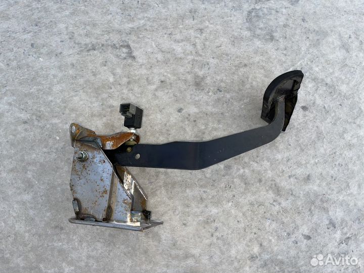 Педаль тормоза сангйонг Кайрон/Актион/Kyron/Action