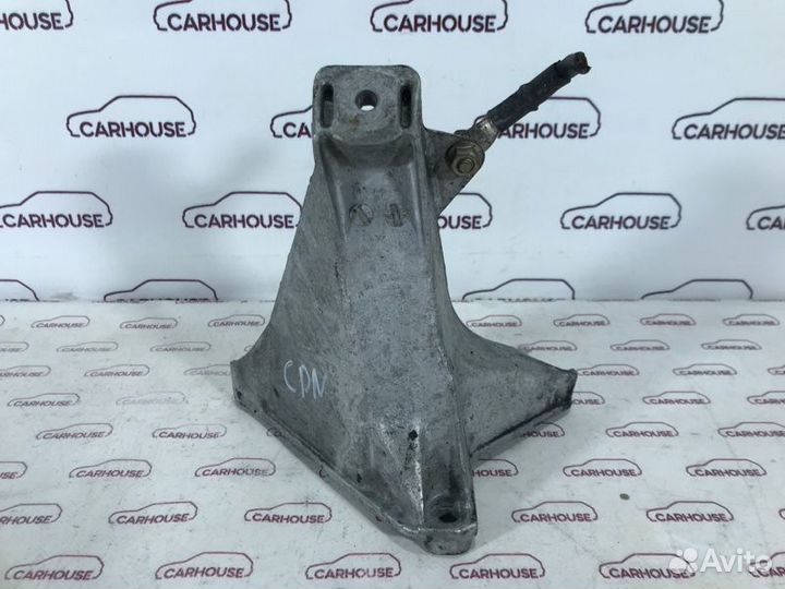 Кронштейн двигателя передний правый Audi Q5 2.0