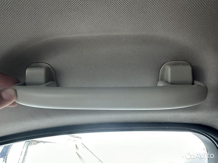 Infiniti QX70 Ручки потолка