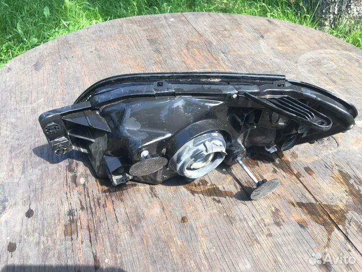 Фара правая Subaru Legacy (1999-2003)