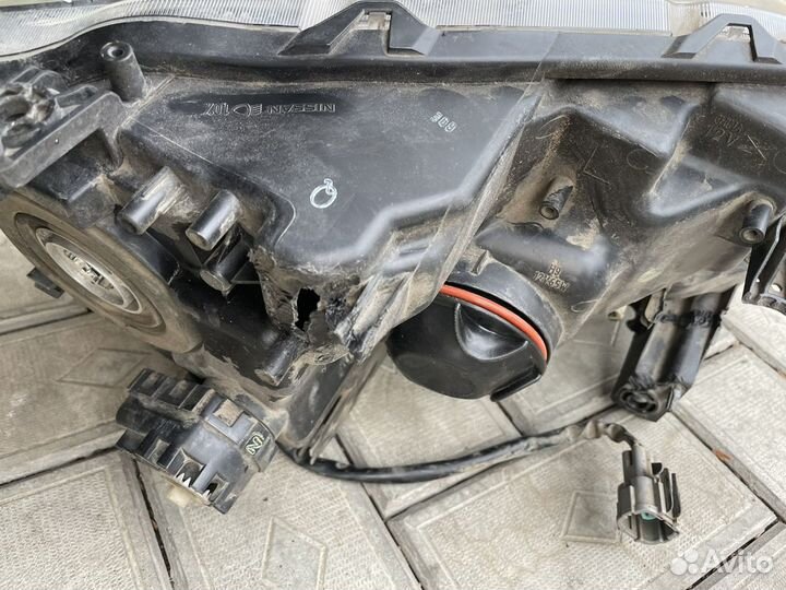 Фара Nissan X-Trail T32 левая