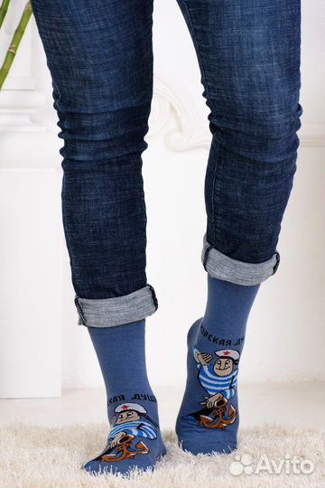 Подарок мужчине на 23 февраля носки в коробочке