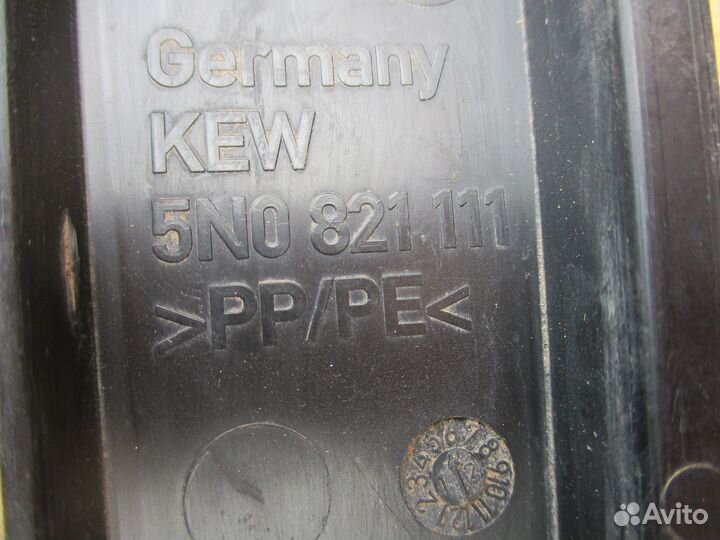 Пыльник переднего крыла Фольксваген Тигуан