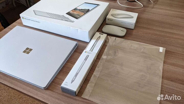 Microsoft Surface Book 3 (2022)