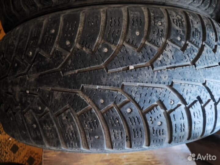 R17 Nokian Tyres Hakkapeliitta 5 215/50, PCD 4x98 DIA 10