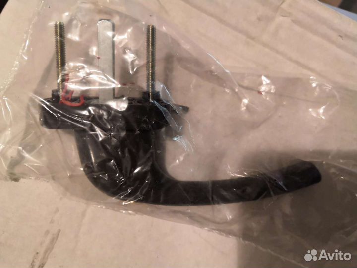 Ручка оконная с замком и ключом