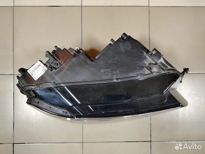 Volkswagen Tiguan Фара правая