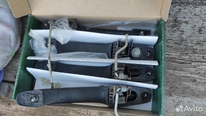 Продам дверные ручки