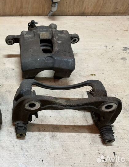 Суппорт правый kia rio 3