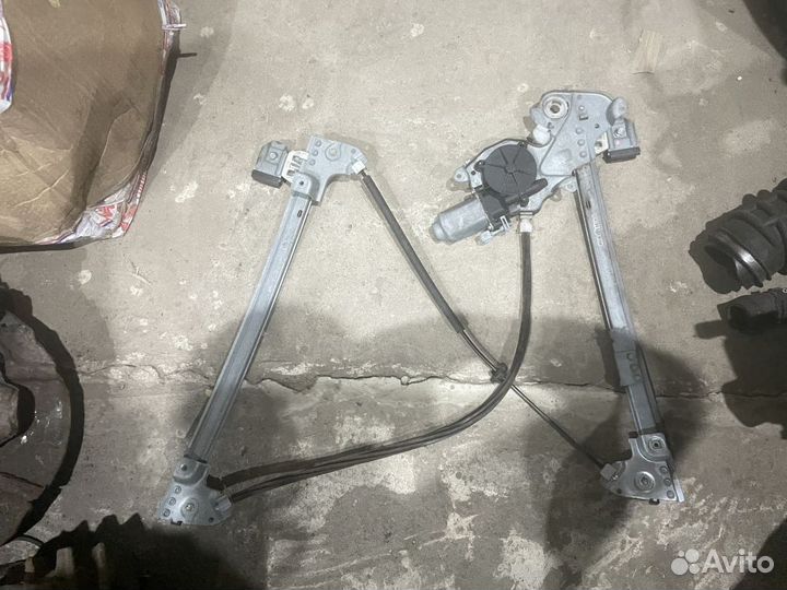 Стеклоподъемник передний правый rover 75