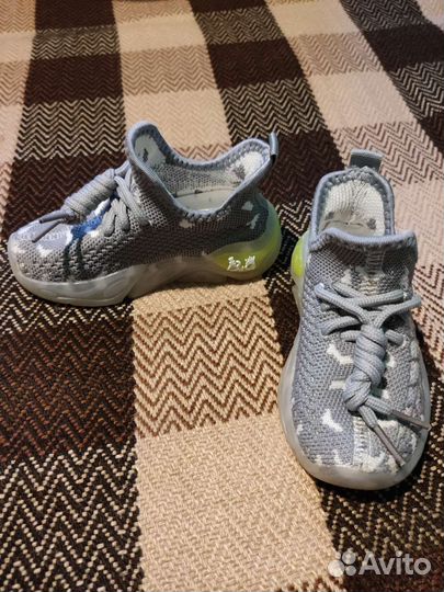Кроссовки детские