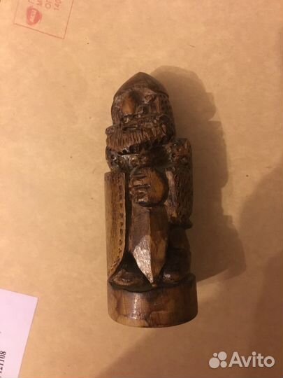 Резная фигура гнома из дерева, 10.5х4см