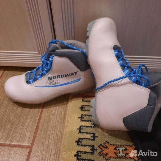 Лыжные ботинки