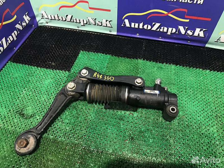 Цилиндр стабилизатора задний Toyota Land Cruiser