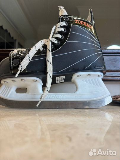 Коньки хоккейные 39 размер