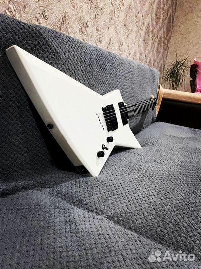 Электрогитара explorer