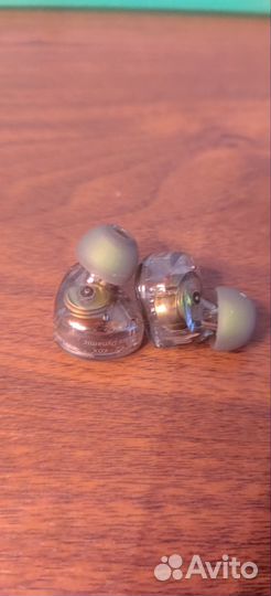 Проводные наушники