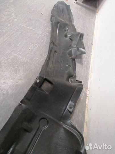 Подкрылок локер передний левый Nissan Teana