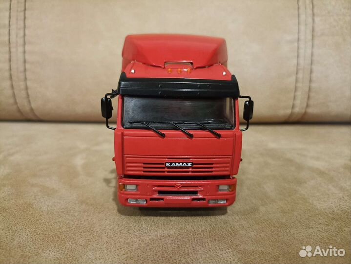 Камаз 6460 (красный) и рестайлинг (желтый)