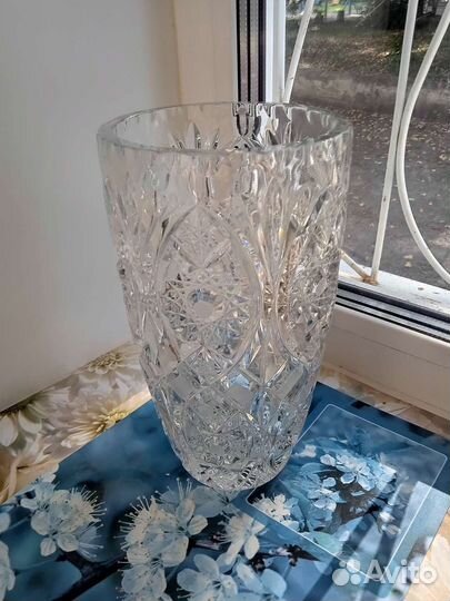 Хрустальная ваза