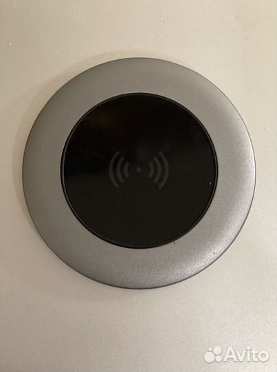 Док-станция для беспроводной зарядки