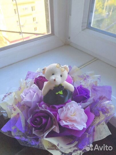 Букет с игрушками и мыльными цветами