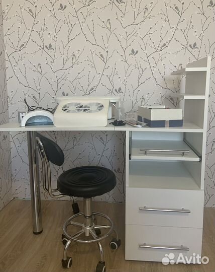 Стол для маникюра складной