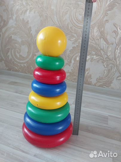 Пирамидка пластик б/у