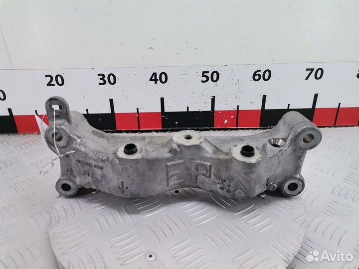 Кронштейн для Peugeot-Citroen C4 2 (B7)