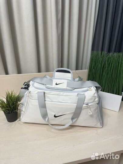 Спортивная сумка Nike