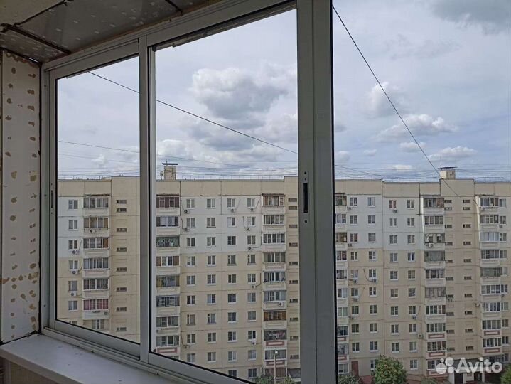Алюминиевые окна на балкон б/у