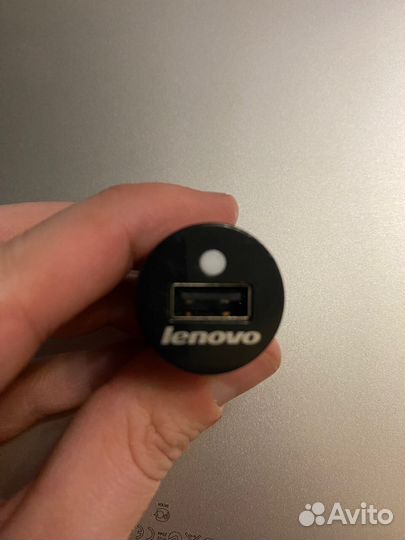 Автомобильное зарядное устройство Lenovo